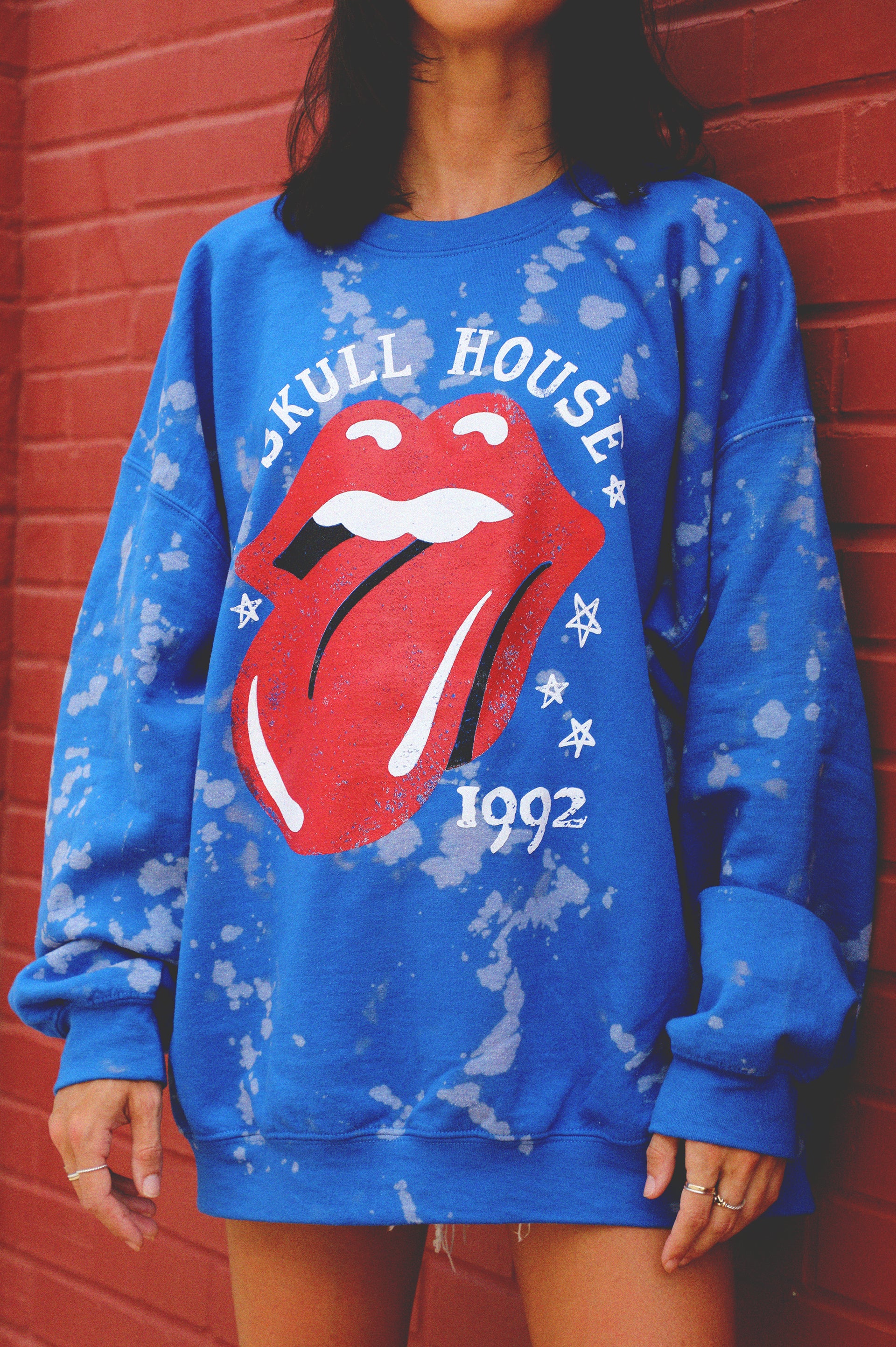 Lips Crewneck: Royal Bleach